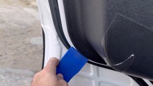 Ford Explorer 2016.Замена ограничителя двери