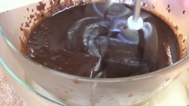 Шоколадный мусс без яиц - воздушный десерт на скорую руку смотреть онлайн
