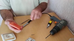 Что делать, когда вилка не входит в старую розетку (советскую)