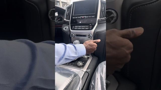 2019 Toyota Land Cruiser VXR Review смотреть онлайн