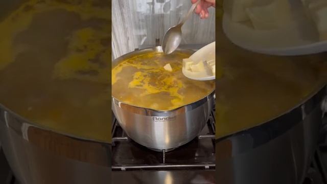 очень вкусный супчик с грибами и сыром для всей семьи