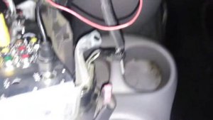 Прикуриватель Toyota Platz. Где у него + - и предохранитель???