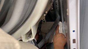 Ошибка E01 F06 в стиральной машине. Конфликт между бортами. Замена контрл борта в стиральной машине