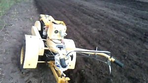 мотоблок Калибр пашет сам