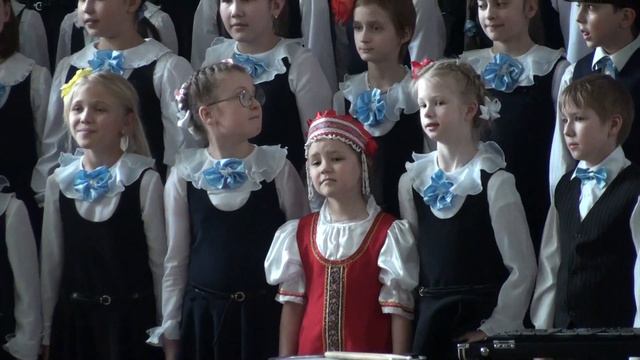 "Выйду за Анисима" хор школы им. Лядова и Соня Дятлева 1 класс, 8 лет смотреть онлайн