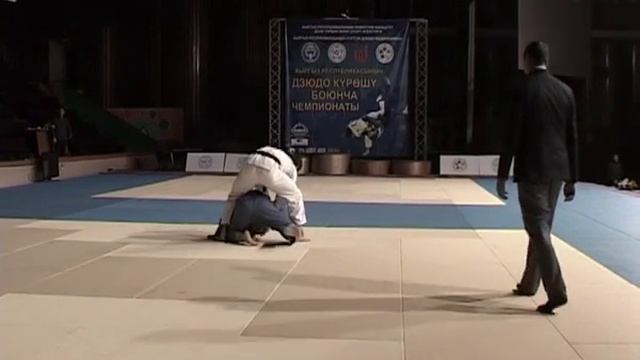 Спорт. Дзюдо. Чемпионат Кыргызстана-2015. 100 кг Чингиз Мамедов-А.Умбеталиев. смотреть онлайн