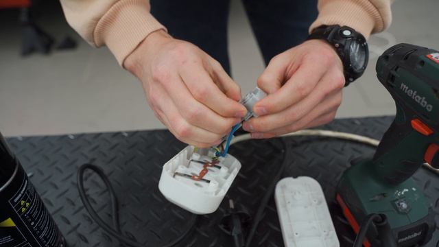 Не мой мотор, пока не посмотришь это видео! Тест диэлектрика SEVEN смотреть онлайн