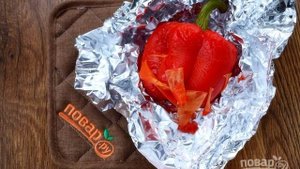 Хумус с запеченным перцем и вялеными томатами