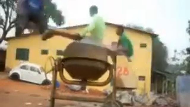 прикол .. Бетономешалка!!! смотреть онлайн