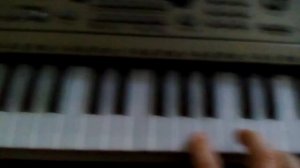 Как сыграть на синтезаторе маленькой ёлочки холодно зимой