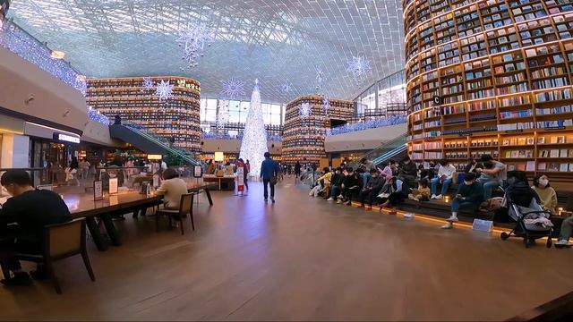 COEX MALL  STARFIELD LIBRARY  COEX SCREENSQUARE GANGNAM SEOUL SOUTH KOREA
