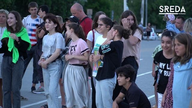 Каспийск отметил день Флага России