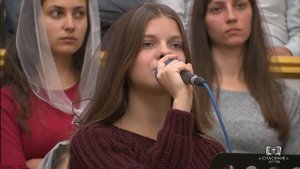 В двери закрытые поздней порой / Песня