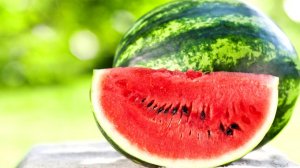 Пенсионер умер, отравившись арбузом - Москва