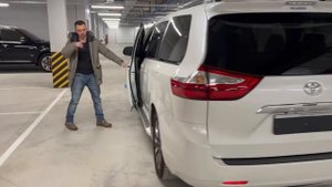 Toyota Sienna awd 3,5 л бензин