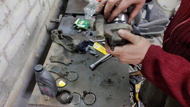 Ремонт передних суппортов Mazda 626 GE смотреть онлайн