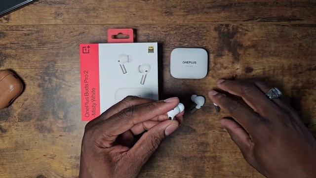 OnePlus Buds Pro 2 Misty White (Limited Edition) смотреть онлайн