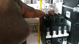 BATTERY MONITOR KIT: Using a 2A DC Breaker Instead of Inline Fuse (Pt#2)