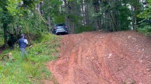 BMW X3 vs Dacia Duster Mud Offroad