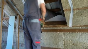 Монтаж мансардного окна в кровлю из металлочерепицы