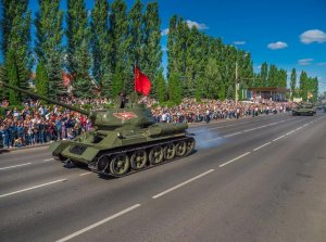 Парадный марш в День Победы