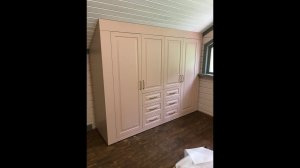 Шкаф в детской комнате с мансардой