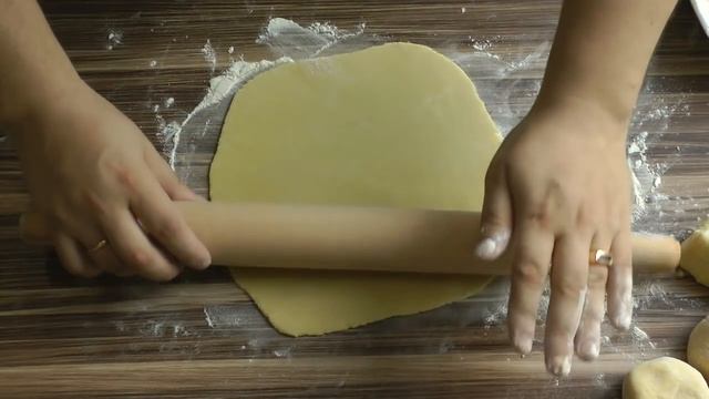 Медовик! Медовый торт! Домашний видео рецепт торта Медовый с заварным кремом!Honey cake!