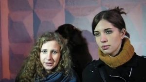 "Пусси Райт"   у женской колонии