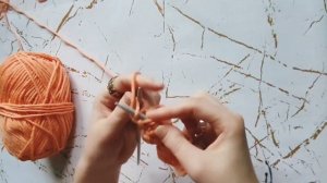 Учимся вязать спицами. Чулочная и платочная вязка.