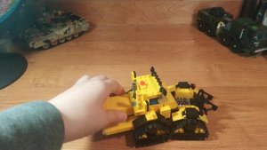 Советский трактор К-700 "Кировец" на гусен. ходу из Лего.