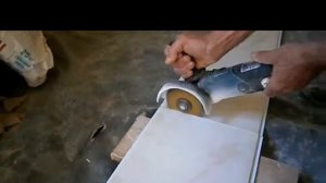 Потолок в ванной. Отделка потолка панелями ПВХ. Монтаж потолков