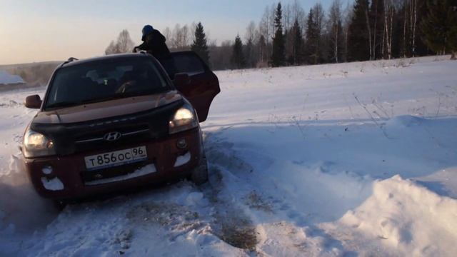 Mitsubishi L200  Hyundai Tucson