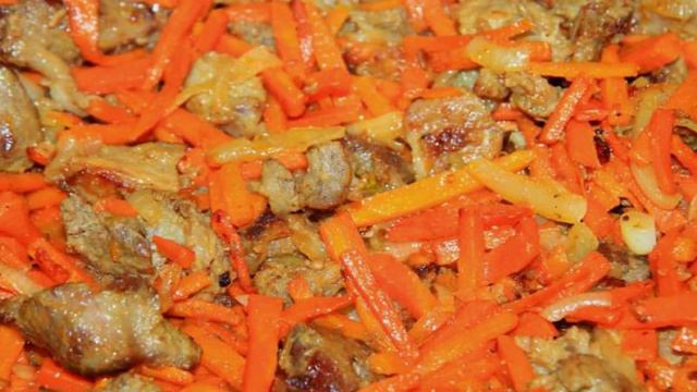 Рассыпчатый плов из свинины