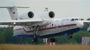 Прилеты в аэропорт. Красивое. Як-40, Боинг 747, Бе-200, Боинг 777