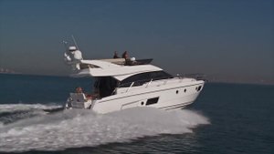 BAVARIA VIRTESS 420 Fly самый комфортный круизный катер обзор | Yachts Expert