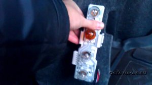 Замена лампочек в заднем фонаре Шкода Октавия Тур