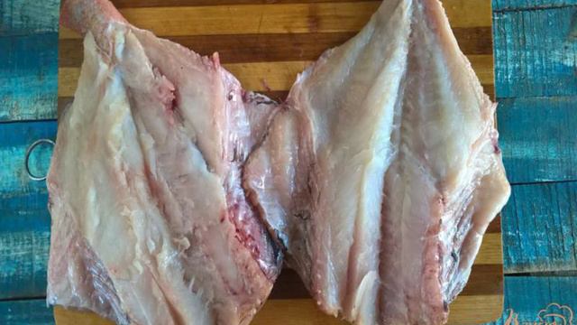 Морской окунь на мангале с лаймом и мятой
