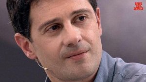 Россияне попрощались с Антоном Макарским