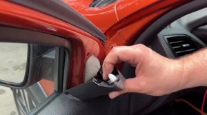 Установка оригинальных высокочастотников (твиттеров) в Ладу Весту
