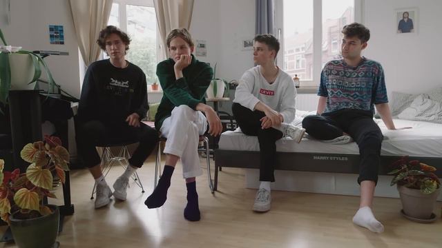 Zu Besuch bei Jeremias: Tanzbarer Funk-Pop aus Hannover (Doku) | DIFFUS смотреть онлайн