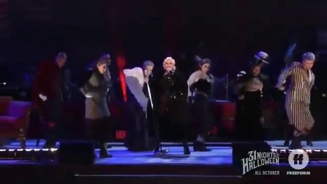 Christina Aguilera - Haunted Heart Live (Full Performance) смотреть онлайн