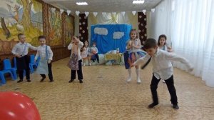 Танец "Мама че купила"