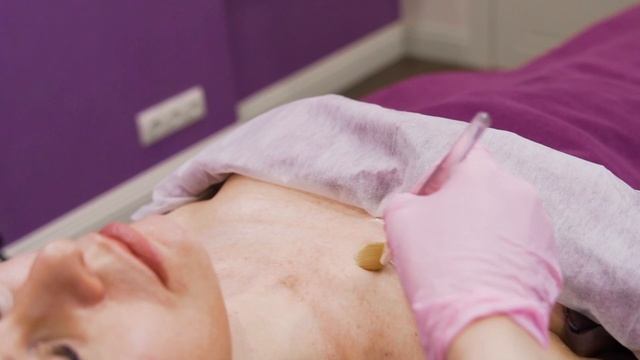 Аппаратный уход за кожей Hydradermie Guinot.