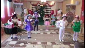 Танец _Безумное чаепитие _)) в гостях у Шляпника_ (из муз. спектакля _Алиса в стране чудес_).mp4