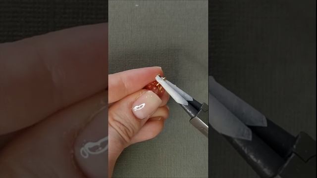 Я леплю из смолы, как из глины