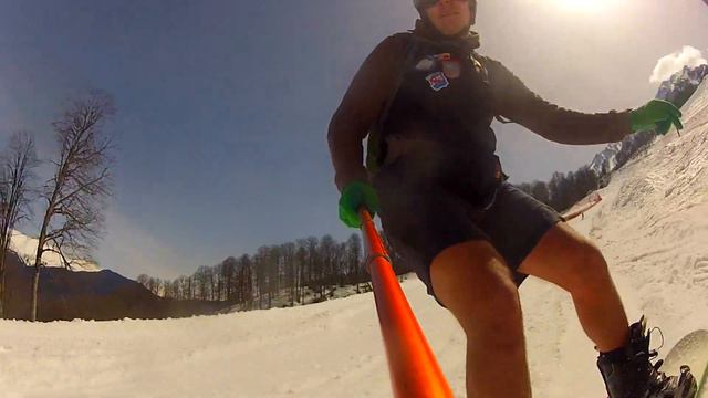 Сочи, спуск с Пика на сноуборде в шортах смотреть онлайн