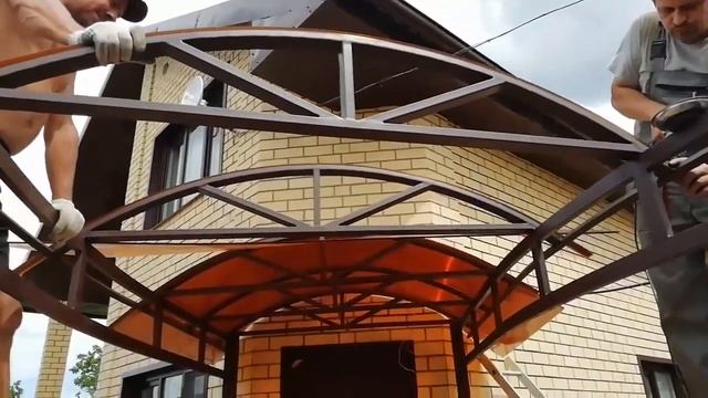 Изогнутый навес из поликарбоната. Собираем конструкцию.