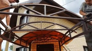 Изогнутый навес из поликарбоната. Собираем конструкцию.