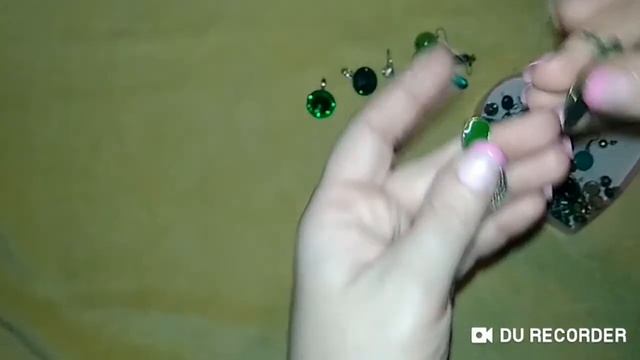 Серьги с зелеными камнями 1 часть смотреть онлайн