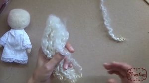 Урок 5. Как привалять овечьи кудри к голове куколки. Как сшить куклу. Куколка "Спящий Ангел"